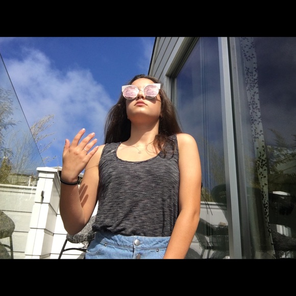 Used black and white striped tank top - Picture 2 of 5